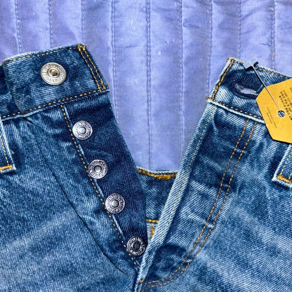 Levi’s 501 Shorts High-Rise Distressed Size 25 - Picture 6 of 6